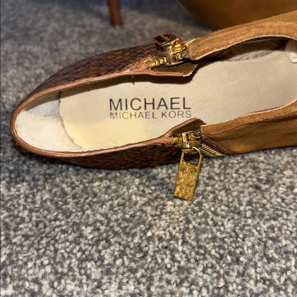 Michael Kors Chestnut Suede Pointed Toe Ankle Booties w/ Snakeskin Heel size 6M - Picture 2 of 10